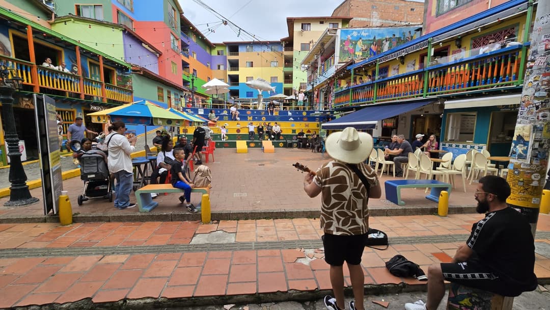 PUEBLO DE GUATAPÉ