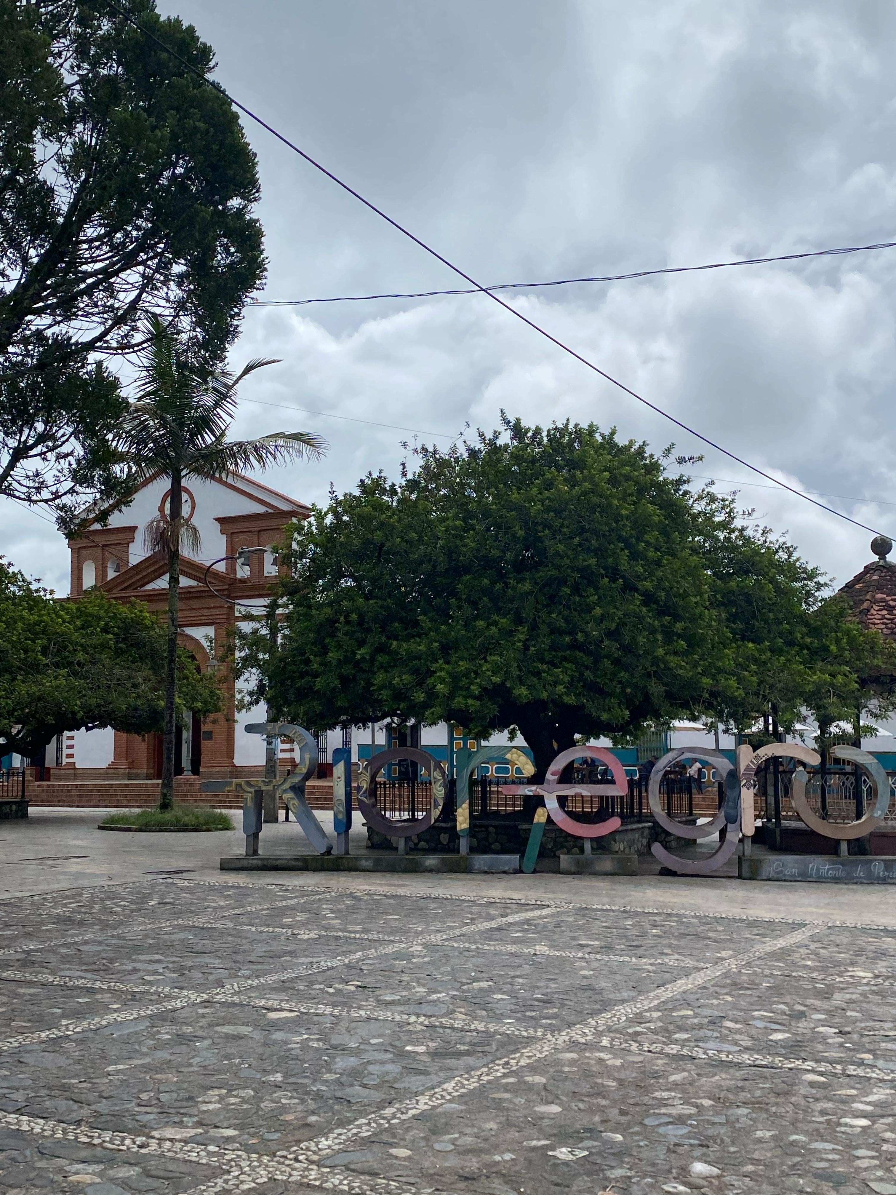 San Antonio de Pereira - Pueblo de piedra con calles empedradas